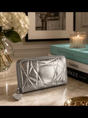 Tiffany & Co. Silver Leather Quilted Zip Wallet